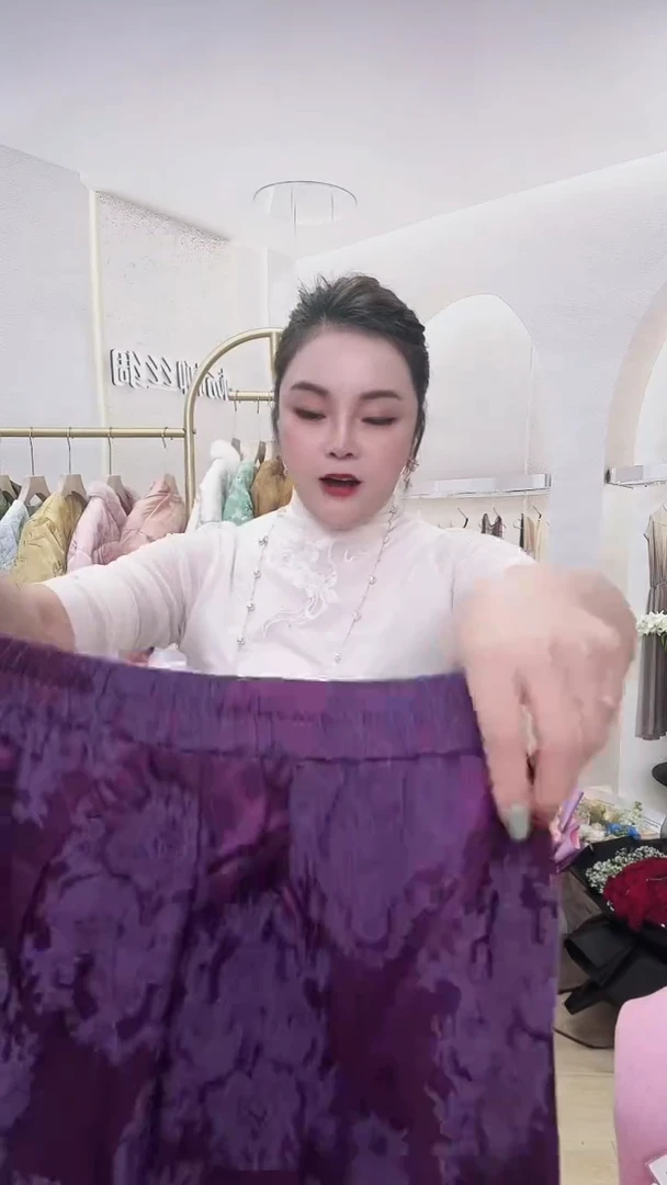 5号紫色丝毛裤子1件    尺码备注