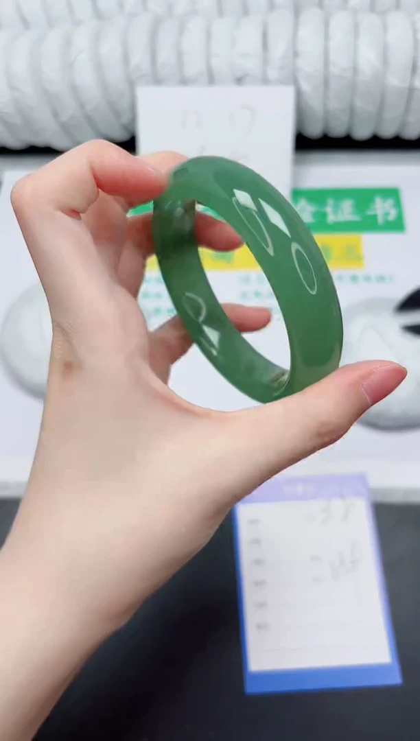 未镶嵌手镯石英质玉38-62.5ZML K