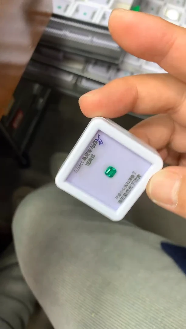 裸石祖母绿0.58ct 60