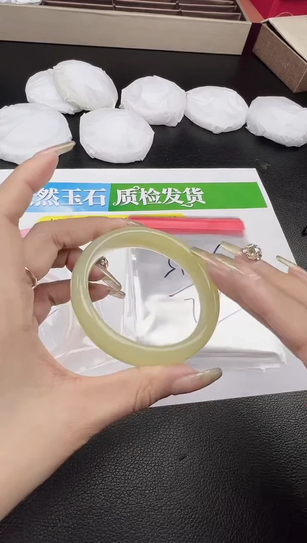 未镶嵌手镯石英质玉圈口 54