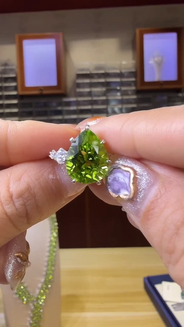 银S925镀金镶嵌戒指定制橄榄石歌*水滴大克拉戒指15#