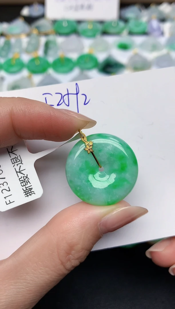 颈饰18K金镶嵌翡翠天然缅甸A货翡翠百元以上9元证书费自理