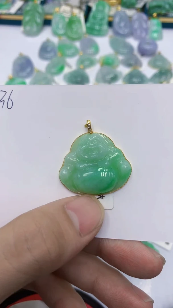 颈饰18K金镶嵌翡翠翡翠