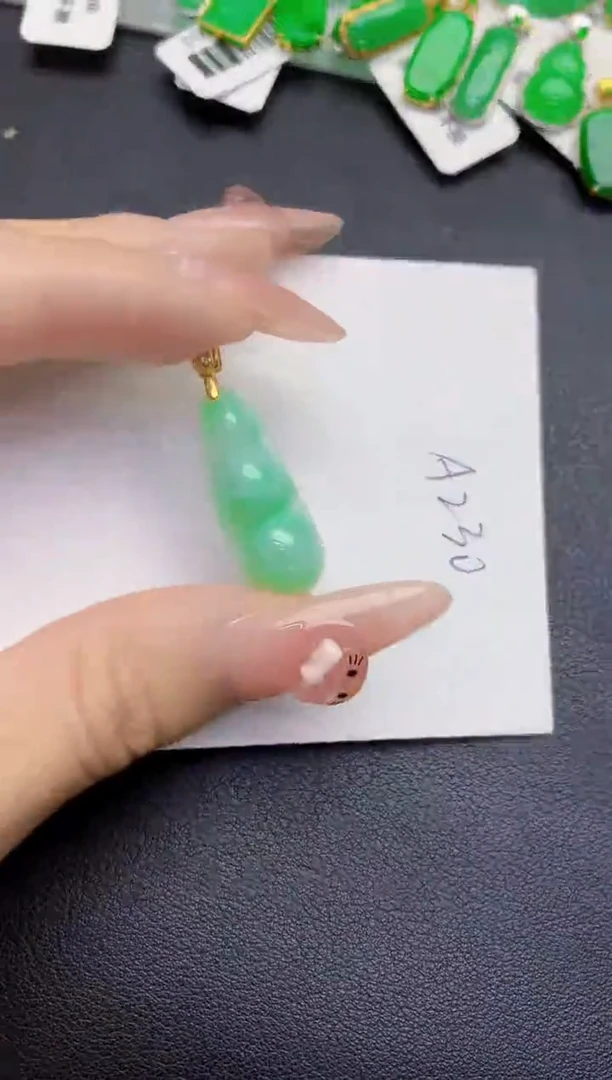 颈饰未镶嵌翡翠缅甸天然翡翠A货