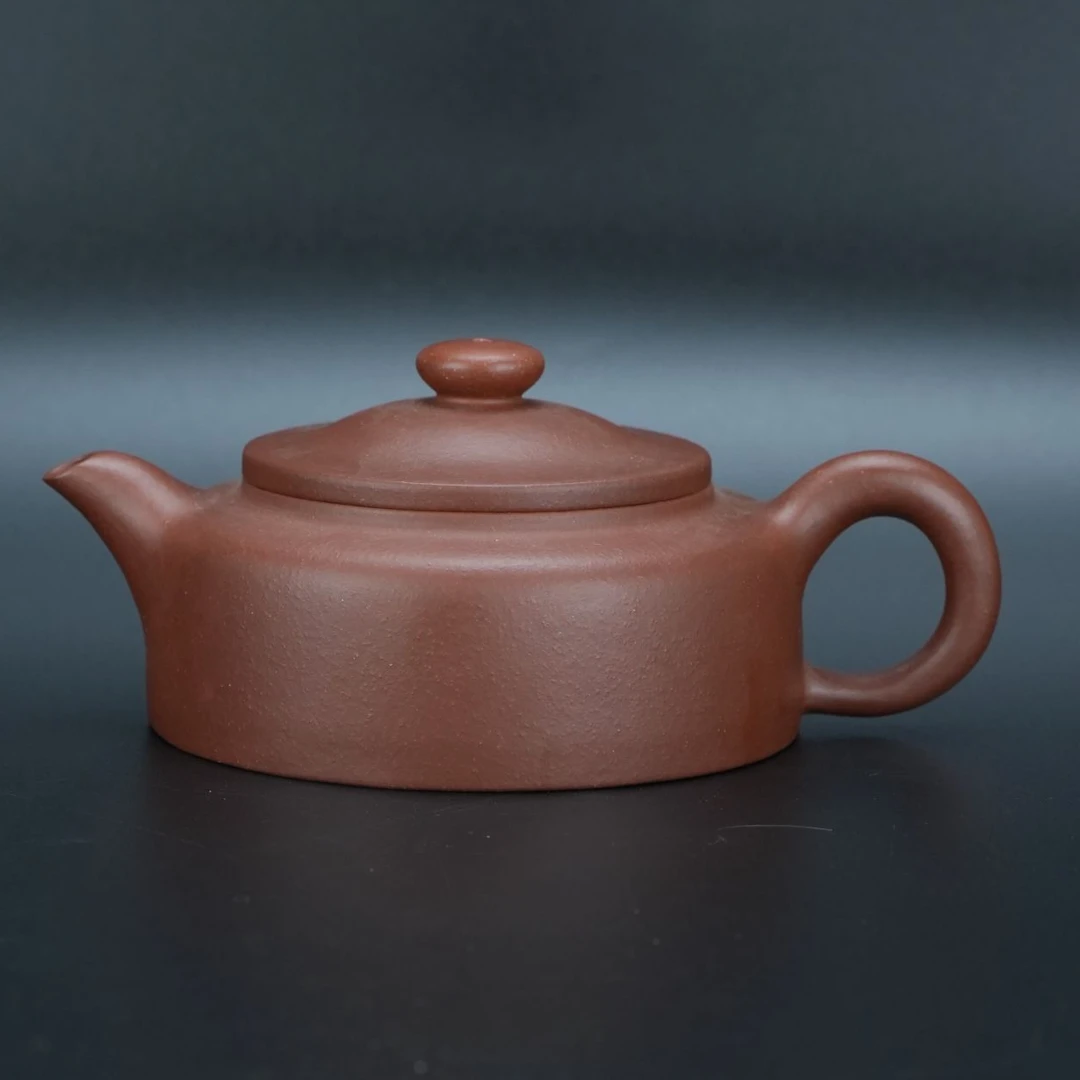 lot21117 149 蒋金坤 紫砂紫泥德钟壶 220cc