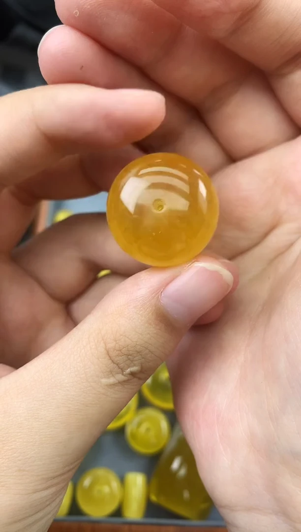 未镶嵌琥珀珠宝奇石77