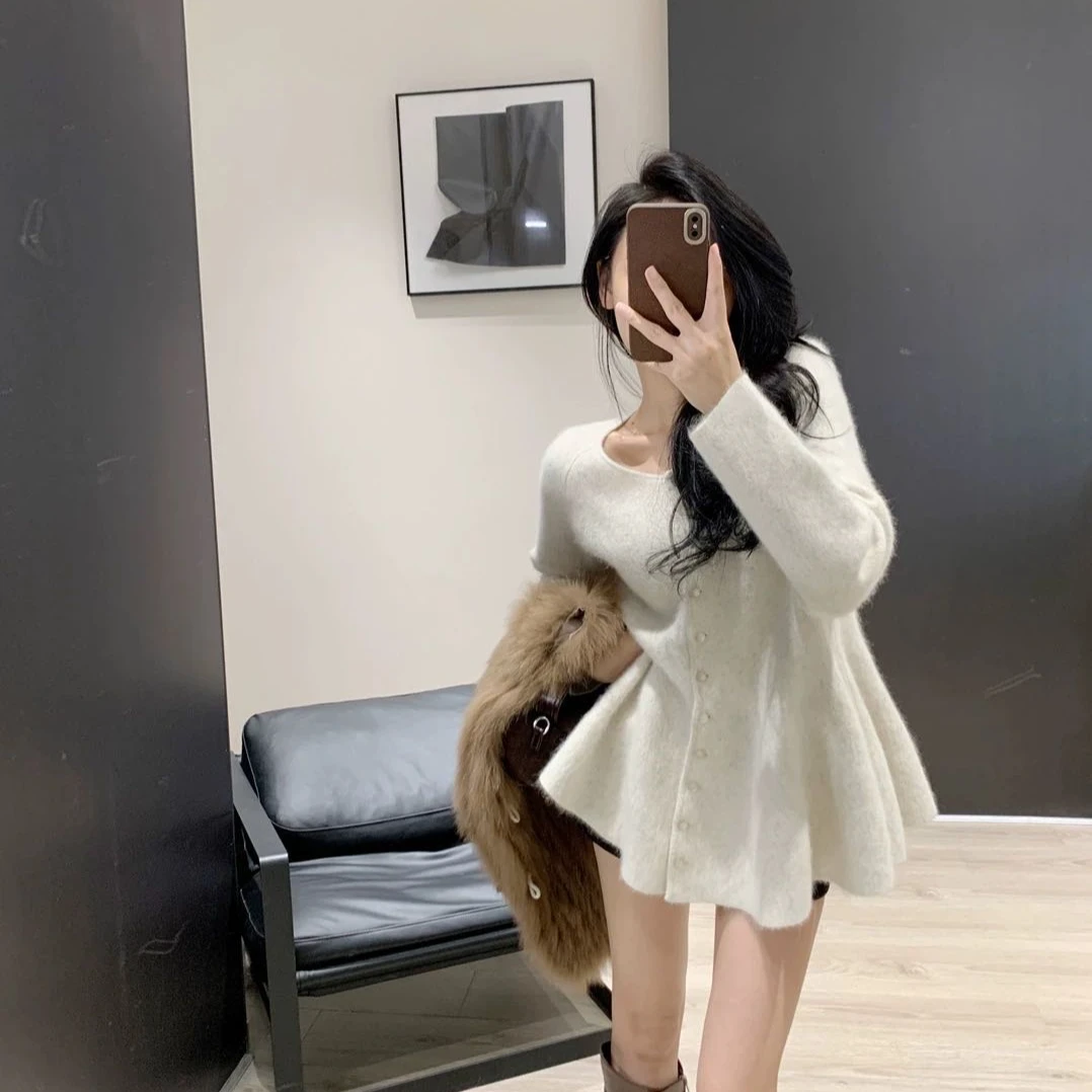 秋冬连衣裙女2025新款高级感气质收腰显瘦小个子长袖打底针织裙子