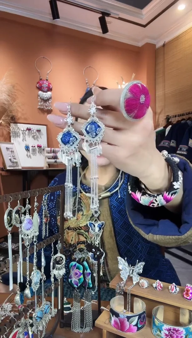 【闪购商品】刺绣纯手工耳环民族风