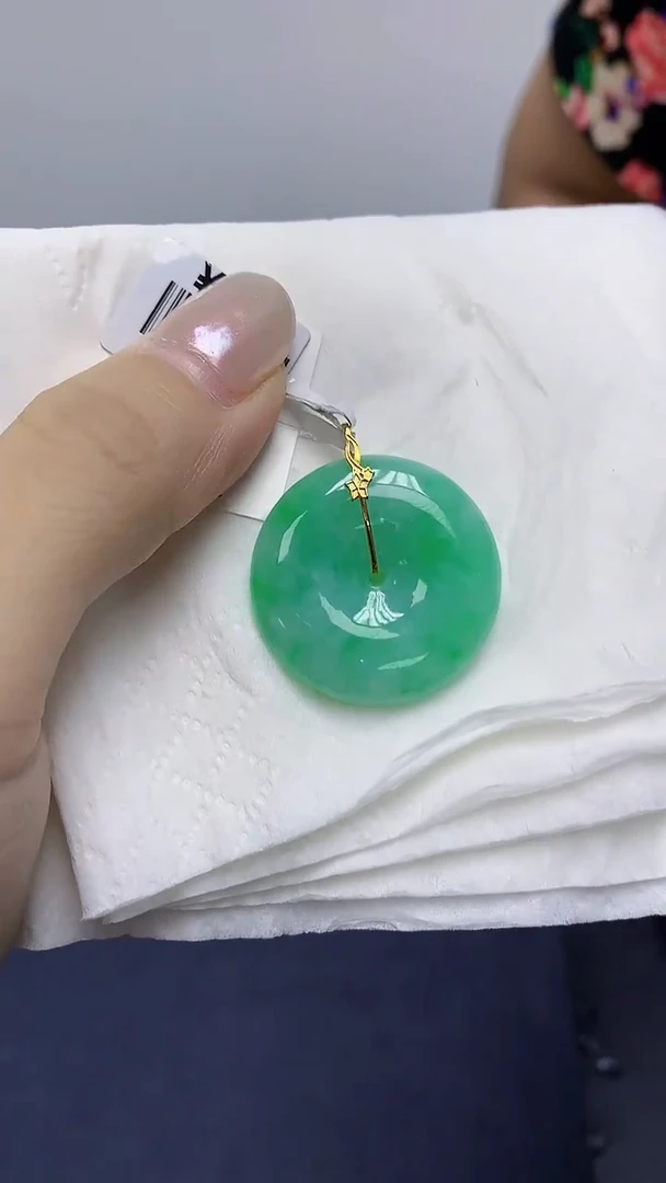 翡翠18K金镶嵌颈饰天然缅甸翡翠A货