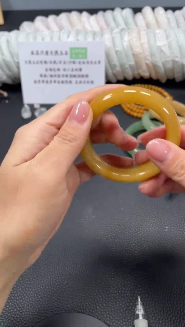 未镶嵌手镯石英质玉鼻****了1