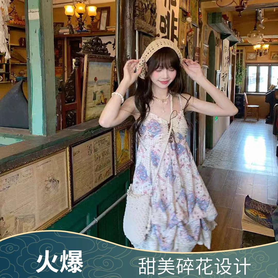 2025夏季两穿新款小众复古碎花蕾丝花苞玫瑰绑带吊带连衣裙女甜美