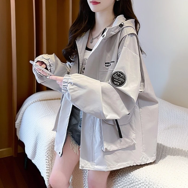 美式冲锋衣外套女2025春秋新款设计感宽松大码学生连帽工装夹克潮