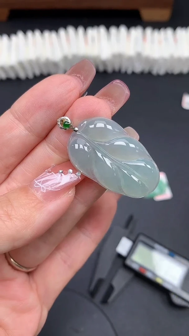 翡翠18K金镶嵌吊坠(不含链)MS185178