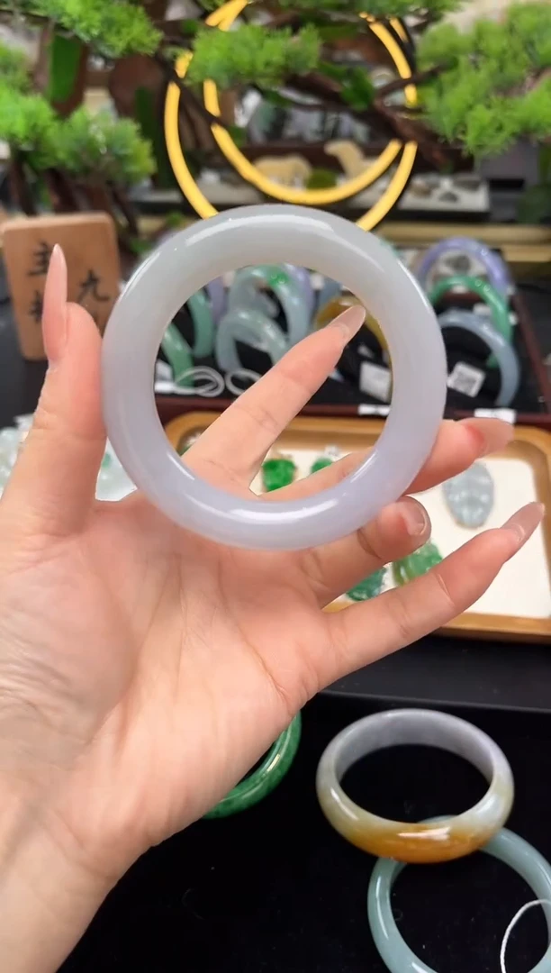 未镶嵌手镯翡翠手镯