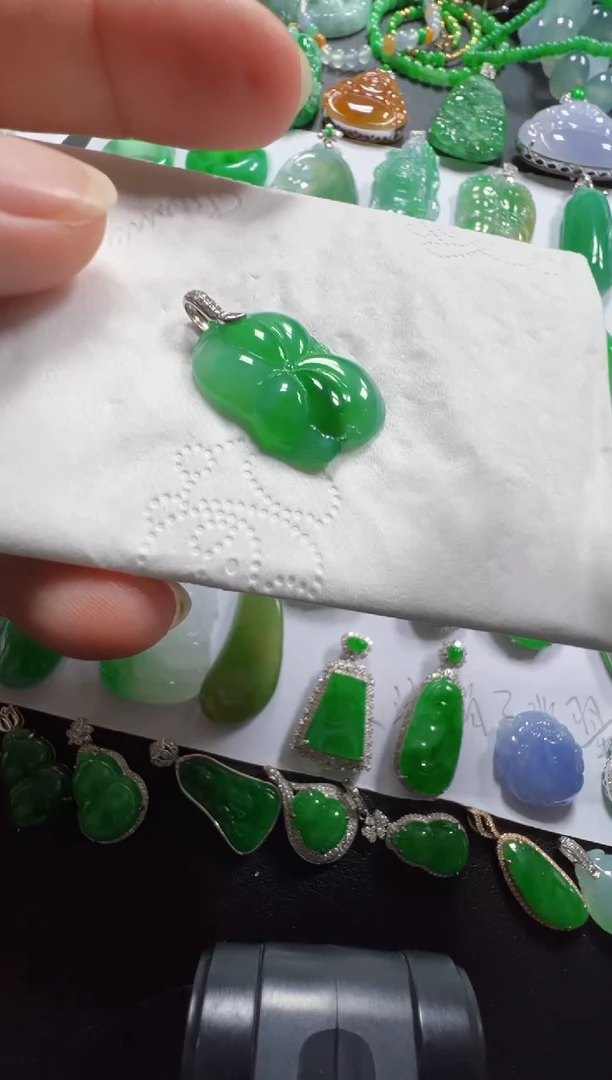 吊坠(不含链)18K金镶嵌翡翠28801