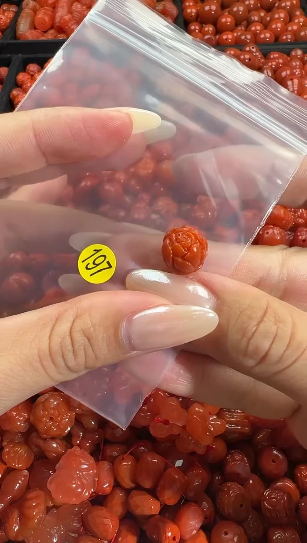 颈饰未镶嵌南红玛瑙1