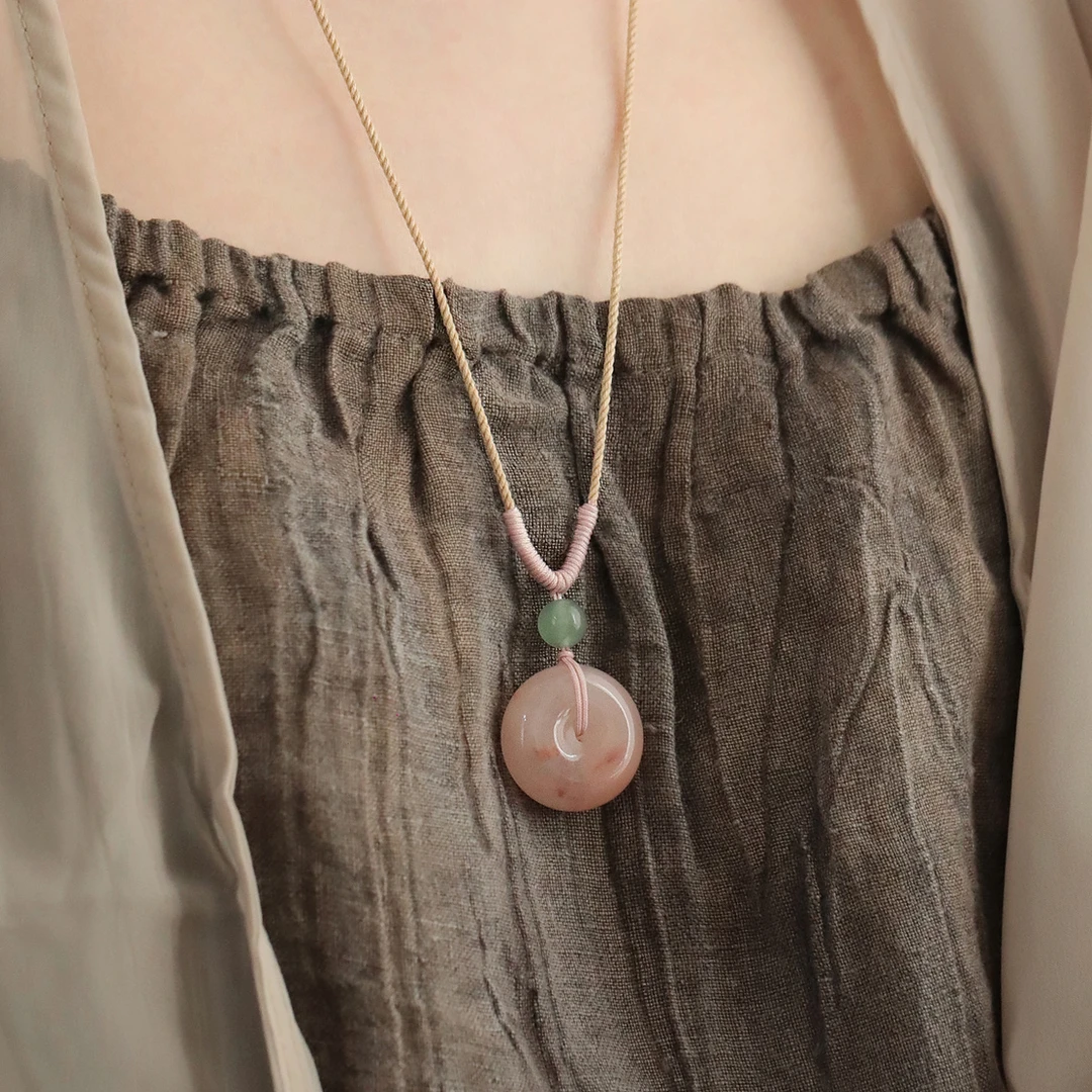 <一禅兄>S925银粉色石英岩玉平安扣新中式气质编绳抽拉项链多样性
