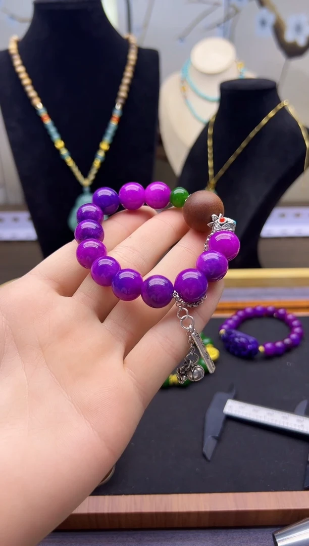 【闪购商品】苏纪石（舒俱来）耳钉银S925镶嵌S33