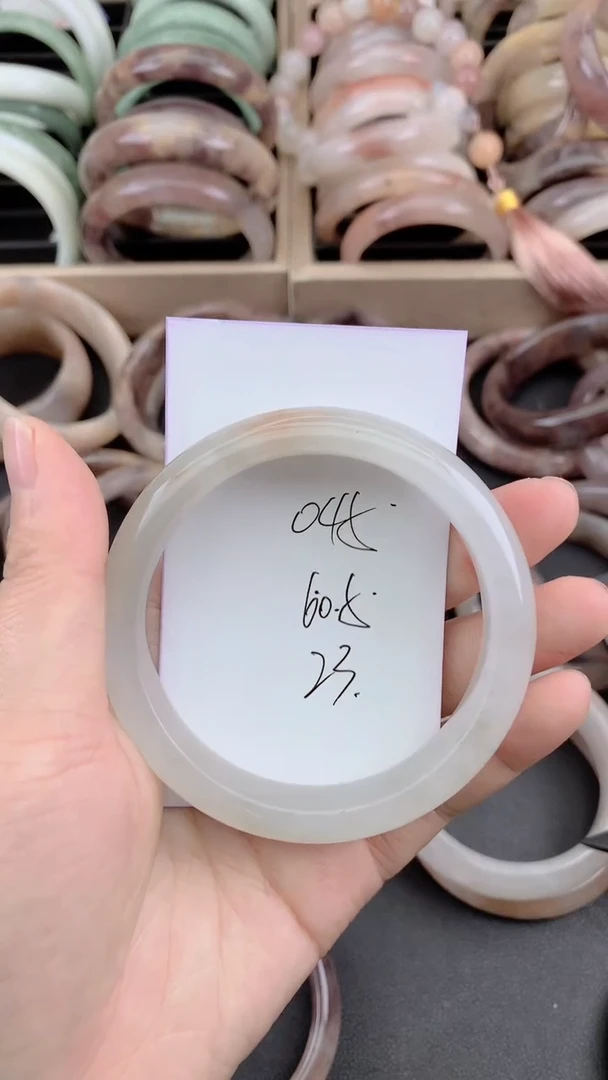 未镶嵌手镯石英质玉045