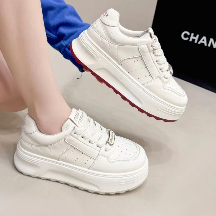 新疆佳佳鞋品 2025春季新款时尚百搭小白鞋F6612