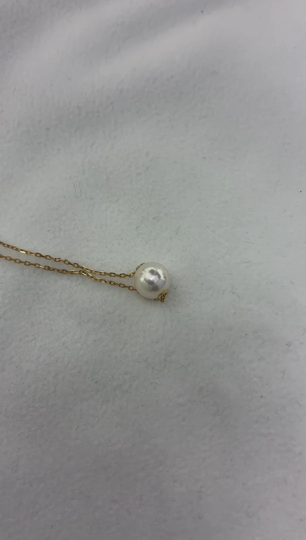 颈饰18K金镶嵌海水珍珠路路通8-8.5微瑕（赠送银链子