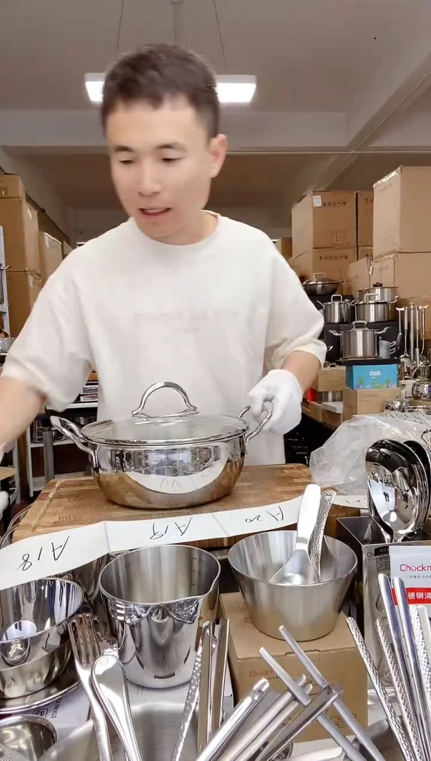 A17 微瑕卓德铭22cm泡面锅
