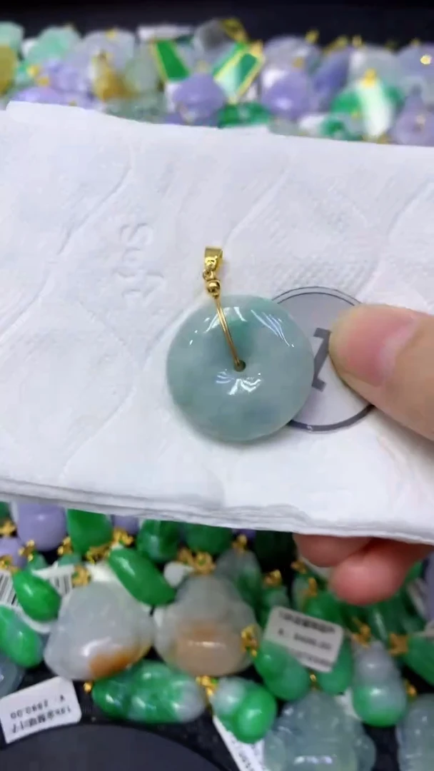 颈饰未镶嵌翡翠天然缅甸翡翠A货