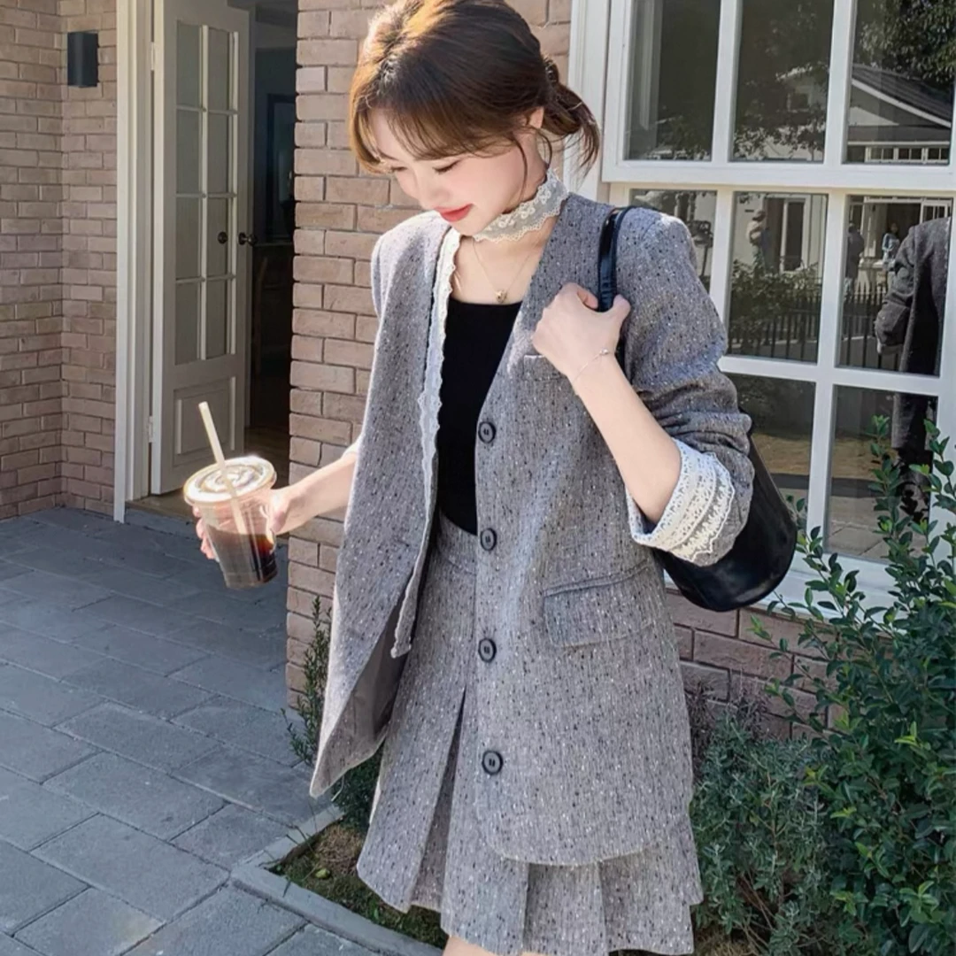 蕾丝拼接灰色西装套装裙女春秋2025新款高级感小香风两件套超火