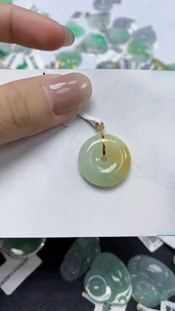 翡翠18K金镶嵌颈饰天然缅甸翡翠A货