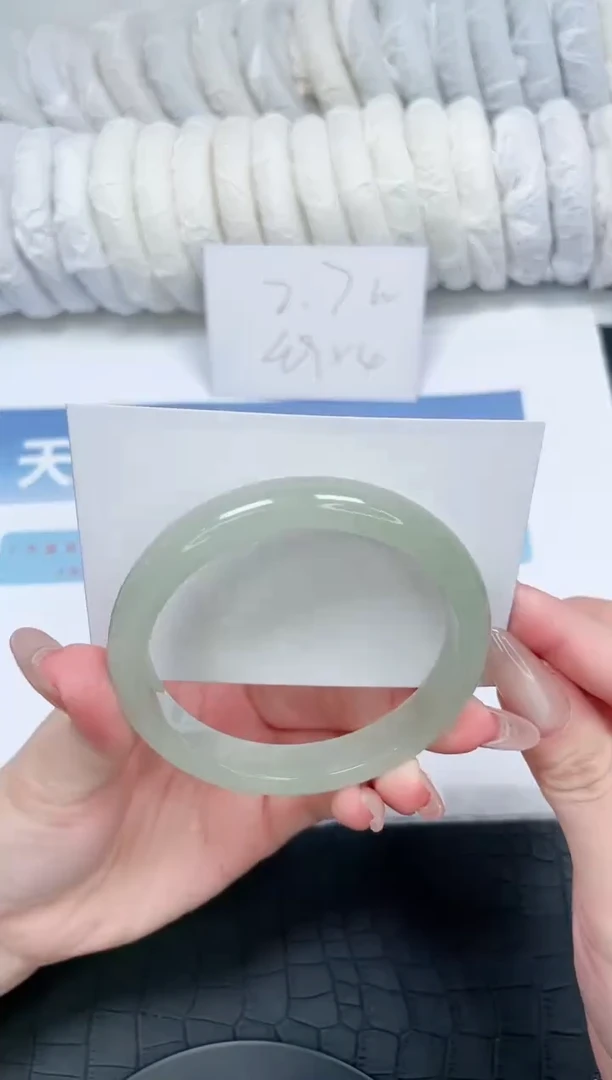 【闪购商品】石英质玉手镯未镶嵌O398-62