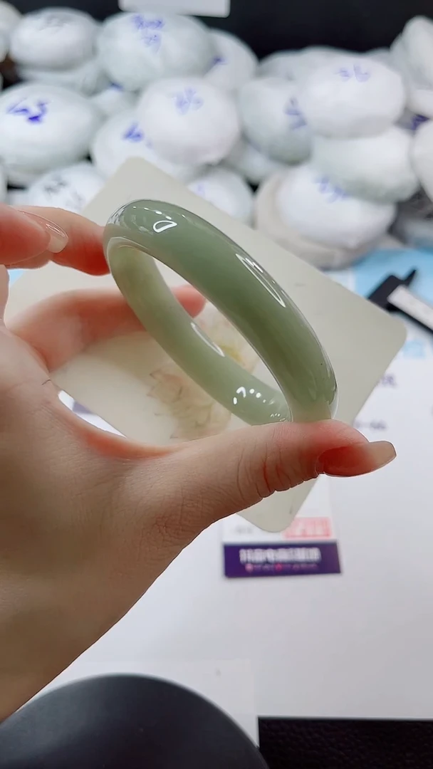 未镶嵌手镯石英质玉多样性发货V72
