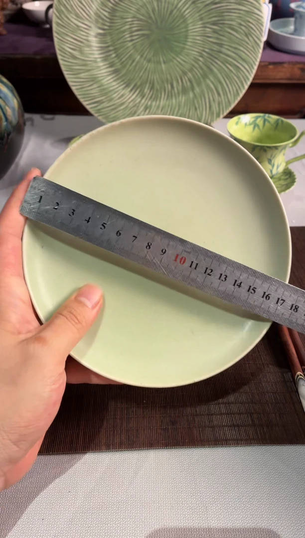 瓷片花*202 微瑕绿影直边盘1个