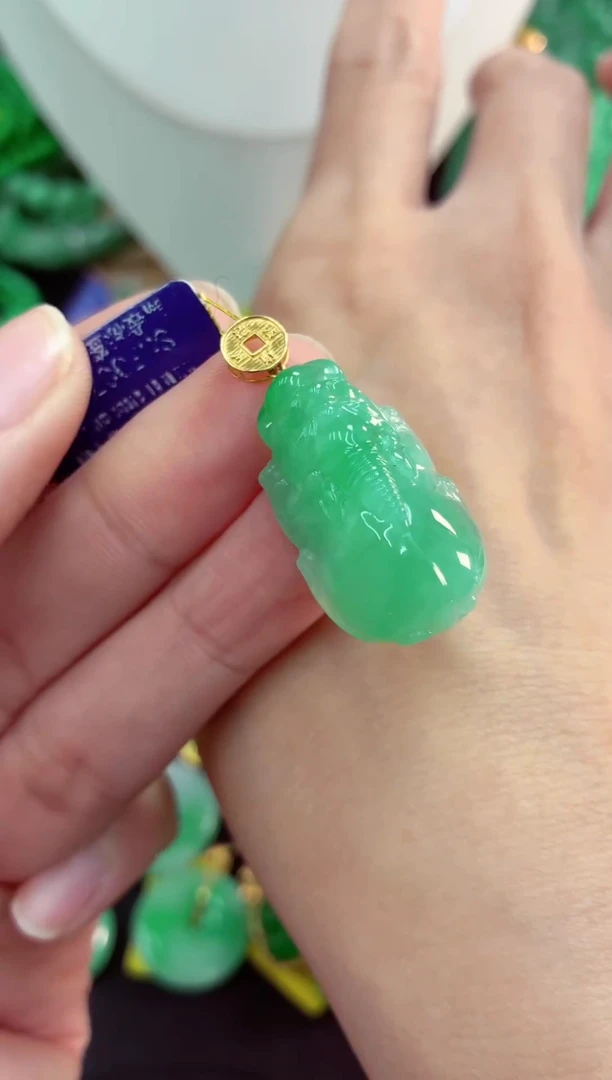 吊坠(不含链)18K金镶嵌翡翠天然缅甸翡翠A货