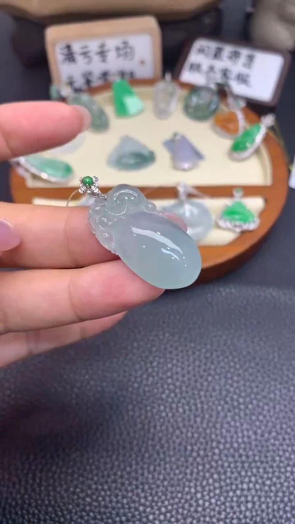 18K金镶嵌定制翡翠A199