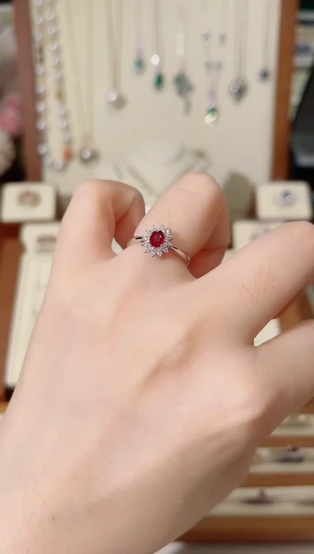 18K金镶嵌戒指红宝石经典戴妃0.55ct