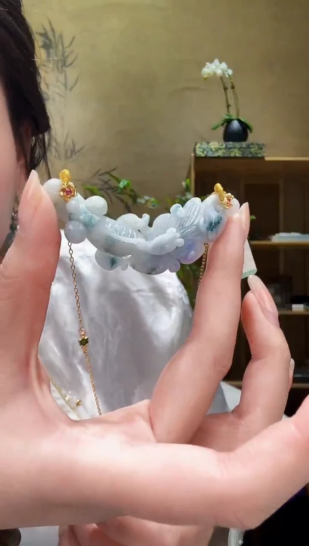 颈饰未镶嵌翡翠吊坠