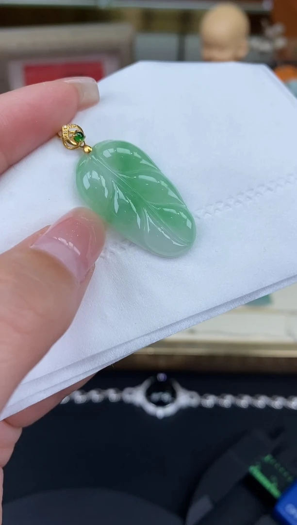 吊坠(不含链)18K金镶嵌翡翠叶子18K金扣镶嵌@@CMT