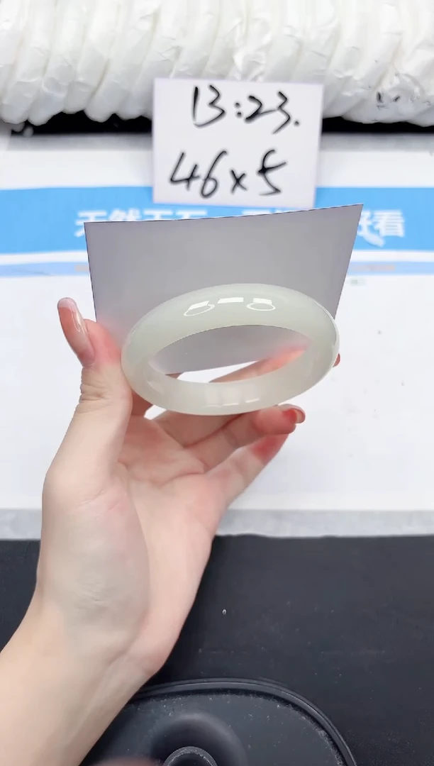 未镶嵌手镯石英质玉8-54