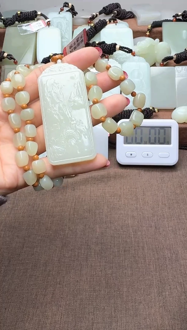 颈饰未镶嵌和田玉1