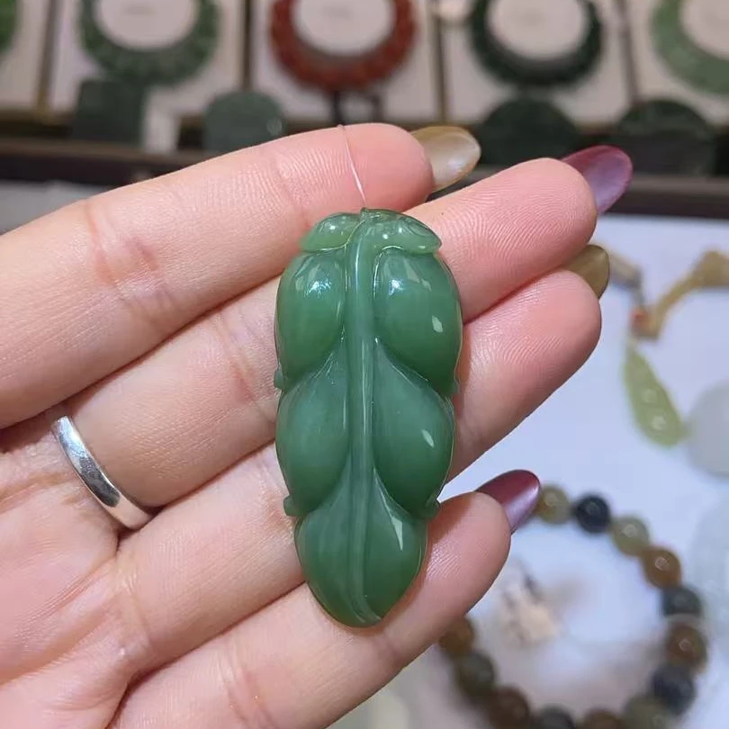 和田玉碧玉吊坠