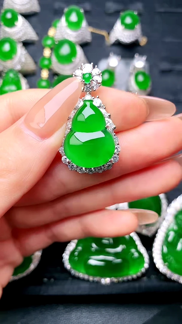 【闪购商品】翡翠吊坠(赠链)银S925镶嵌葫芦吊坠