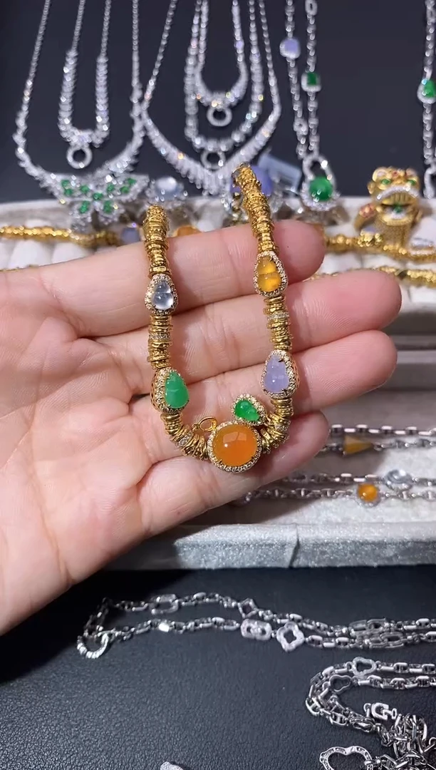 18K金镶嵌手链翡翠手链