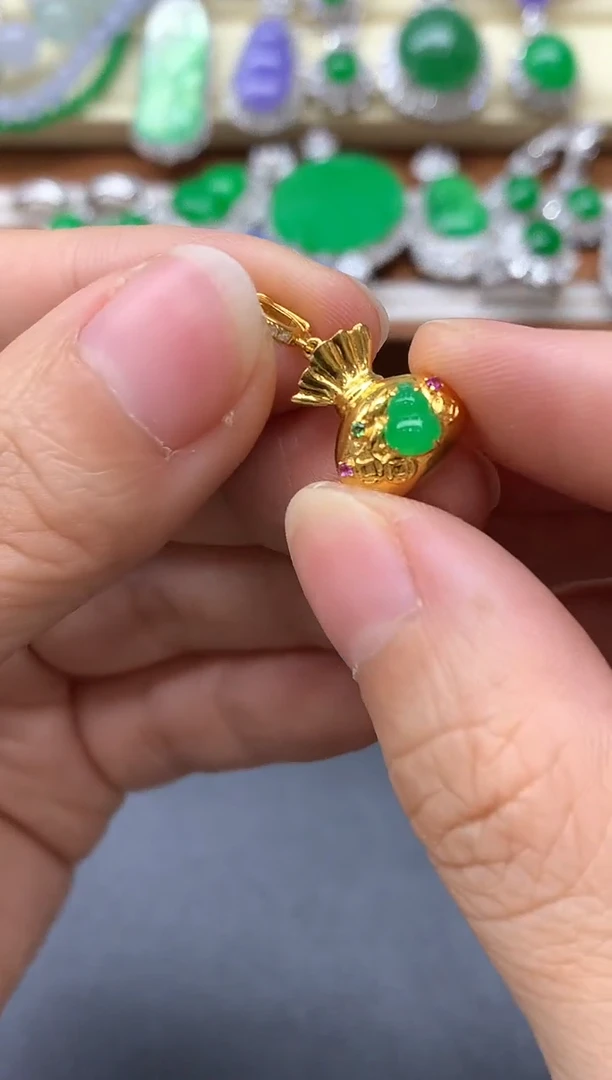 颈饰18K金镶嵌翡翠509-中国好珍宝