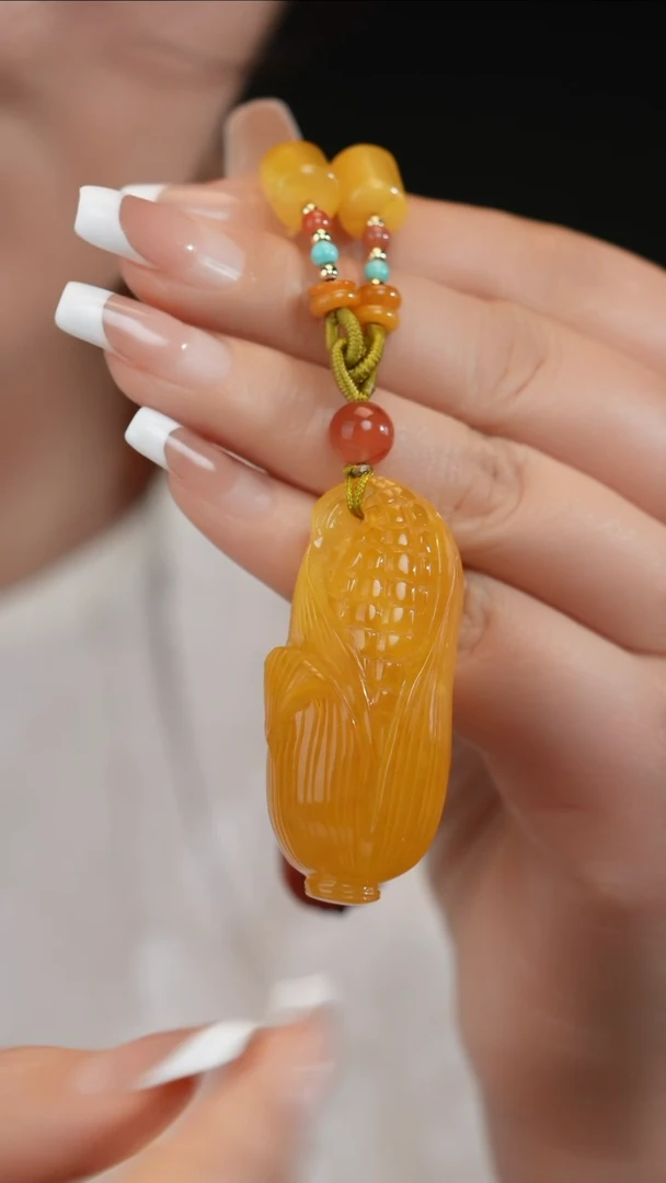 琥珀吊坠(不含链)未镶嵌雕刻玉米吊坠 克重20g