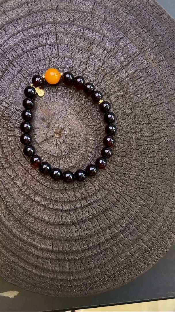 银S925镶嵌蜜蜡手串血珀