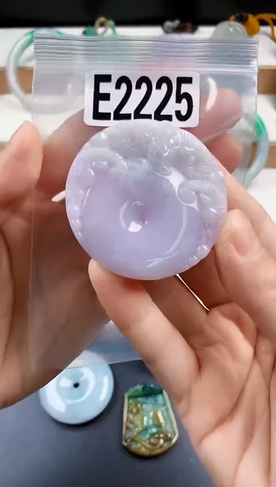 颈饰未镶嵌翡翠天然翡翠吊坠挂饰