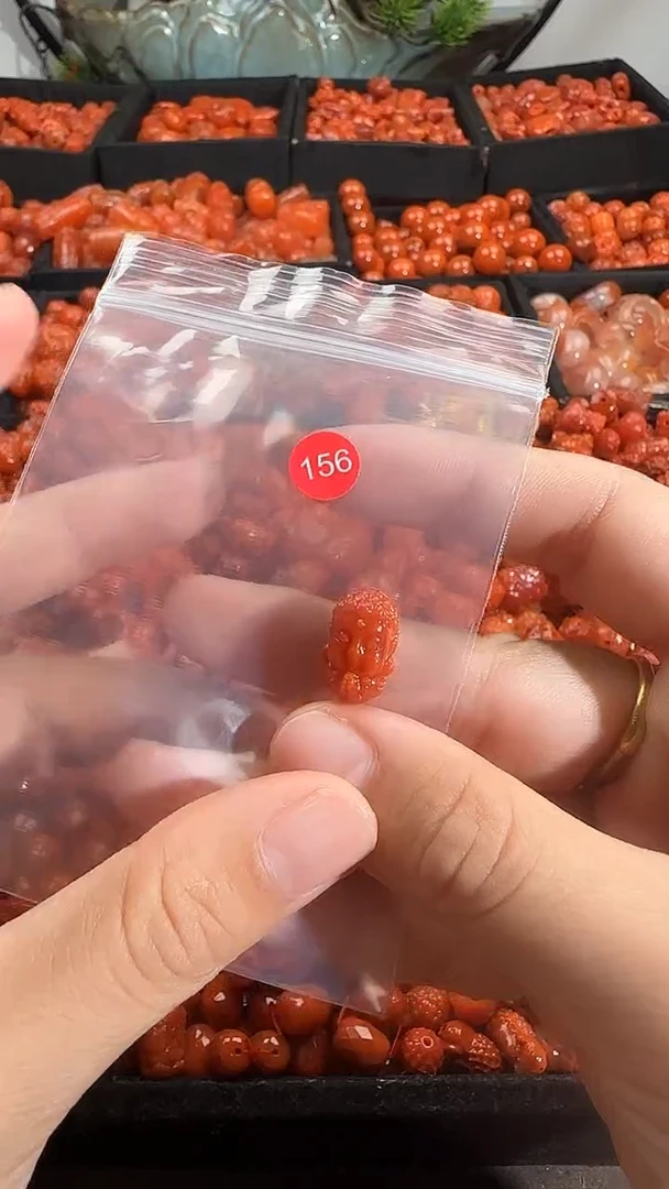 颈饰未镶嵌南红玛瑙1
