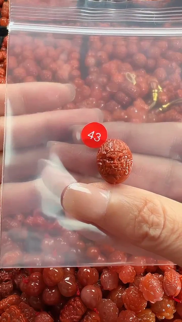 颈饰未镶嵌南红玛瑙1