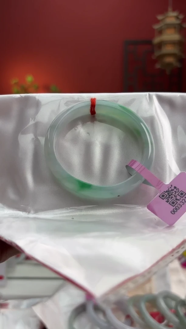 未镶嵌手镯（贵妃镯）翡翠翡翠手镯