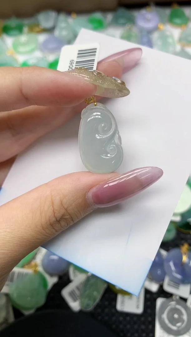 翡翠18K金镶嵌颈饰1111111111